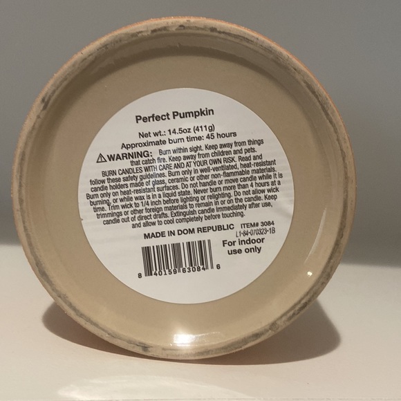 14.5 oz Ceramic Perfect Pumpkin Scented Jar Candle - Fall Collection - Picture 2 of 5